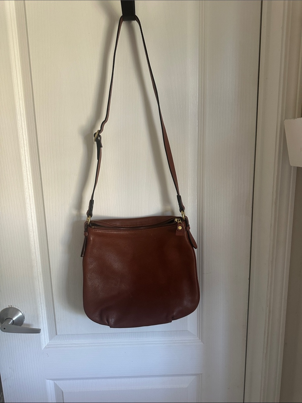 Women's Brown Leather Crossbody Bag with Adjustable Strap